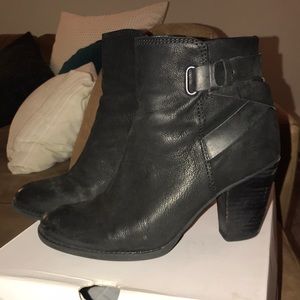 Aldo size 8 black ankle boots